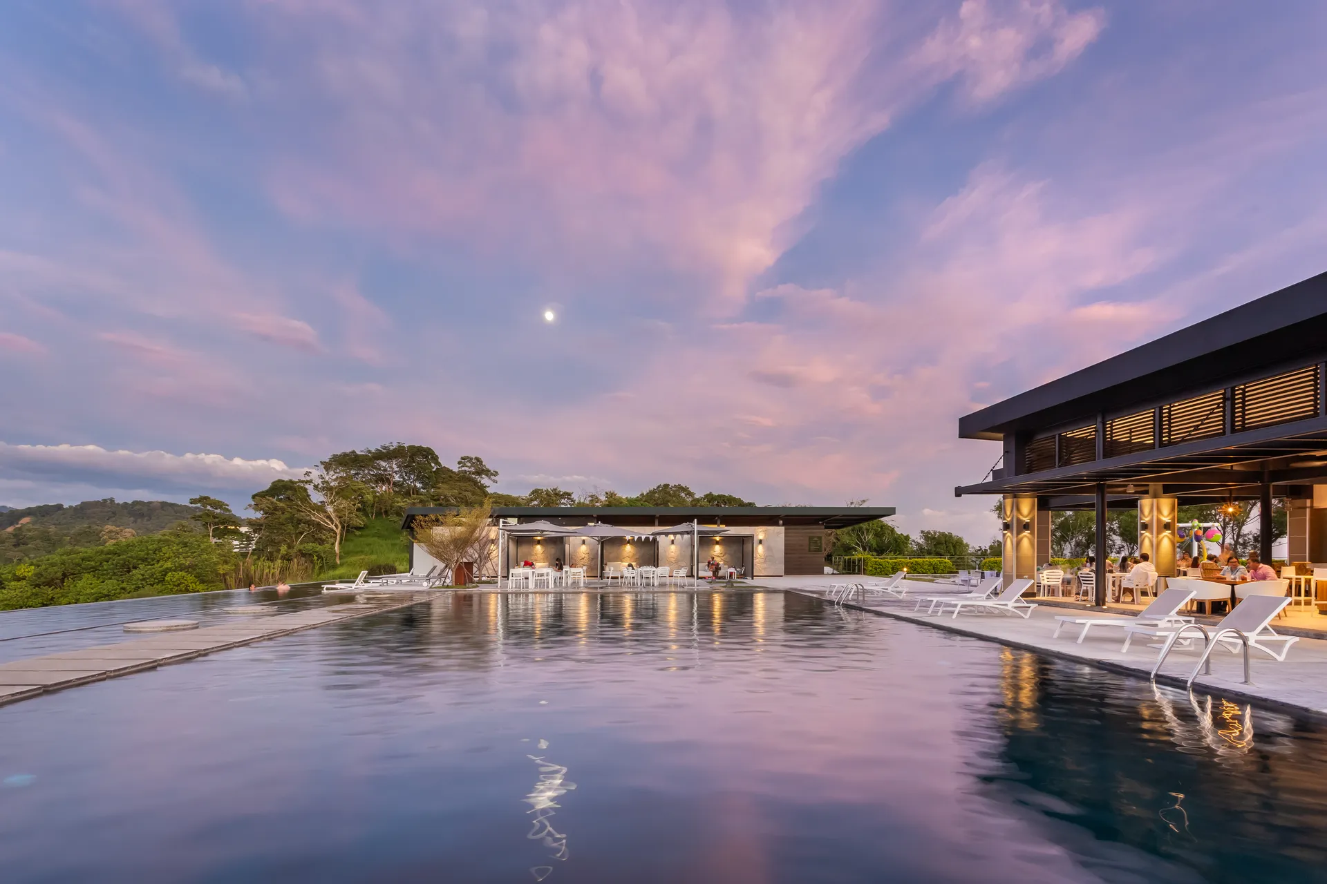 El Encanto — planta