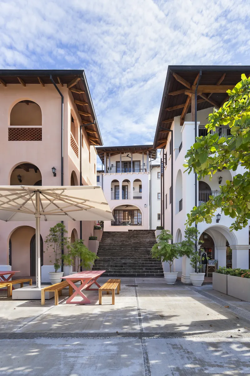 Mercado Flats — interior y exterior